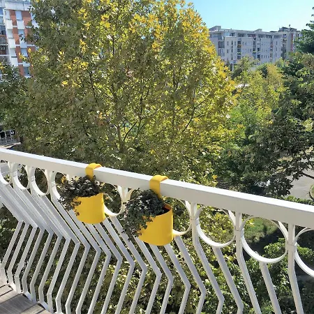 Balzak 64m2, Free Parking & Wi-fi * Novi Sad