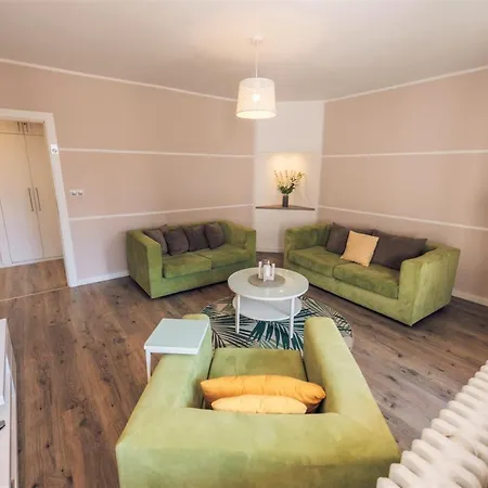 Balzak 64m2, Free Parking & Wi-fi * Novi Sad