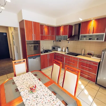 Apartment Balzak 64m2, Free Parking & Wi-fi