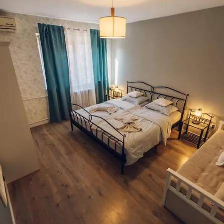 Balzak 64m2, Free Parking & Wi-fi * Novi Sad